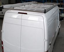 04_A roof rack system on a plumber’s van